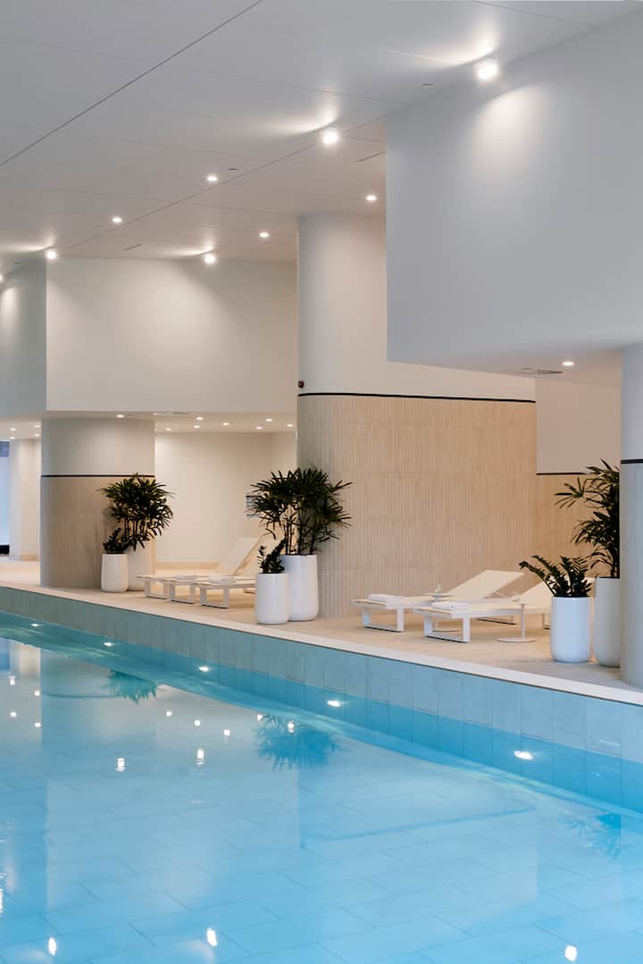 Coast Luxury — listing photograph 2