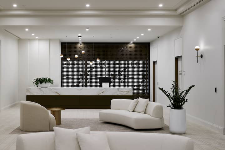 Coast Luxury — listing photograph 5