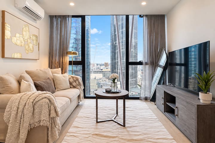 Sky Luxury living space and city outlook