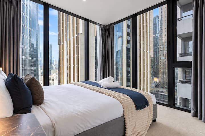Sky Luxury — listing photograph 2