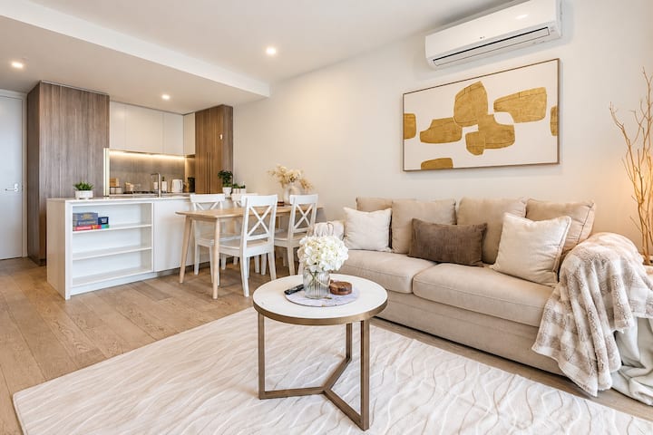 Sky Luxury — listing photograph 4