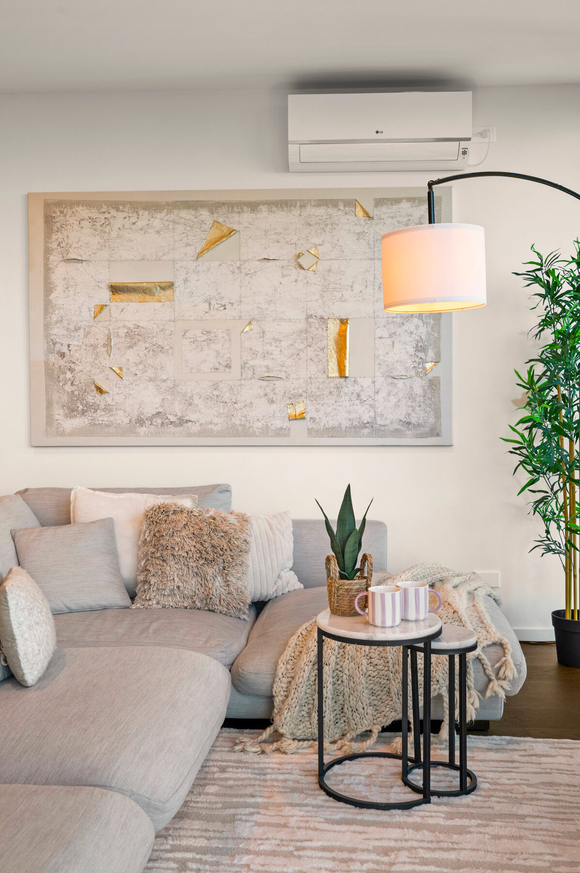 Panorama Skyline — art and furnishings